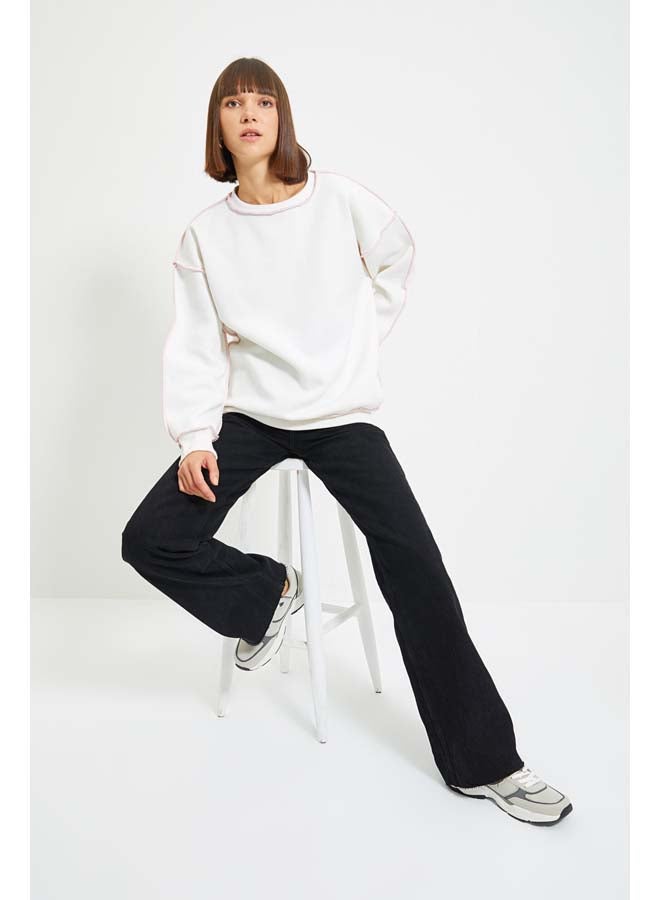 trendyol Regular/Normal fit in Ecru. Stitching on the Bedspread With Fleece Inside Knitted Sweatshirt TWOAW22SW0267 - Image 1