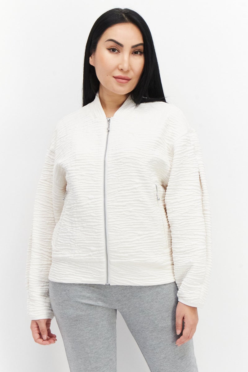 PUMA سترة بومبر خارجية من جاكار للنساء، بيج فاتح - Image 1