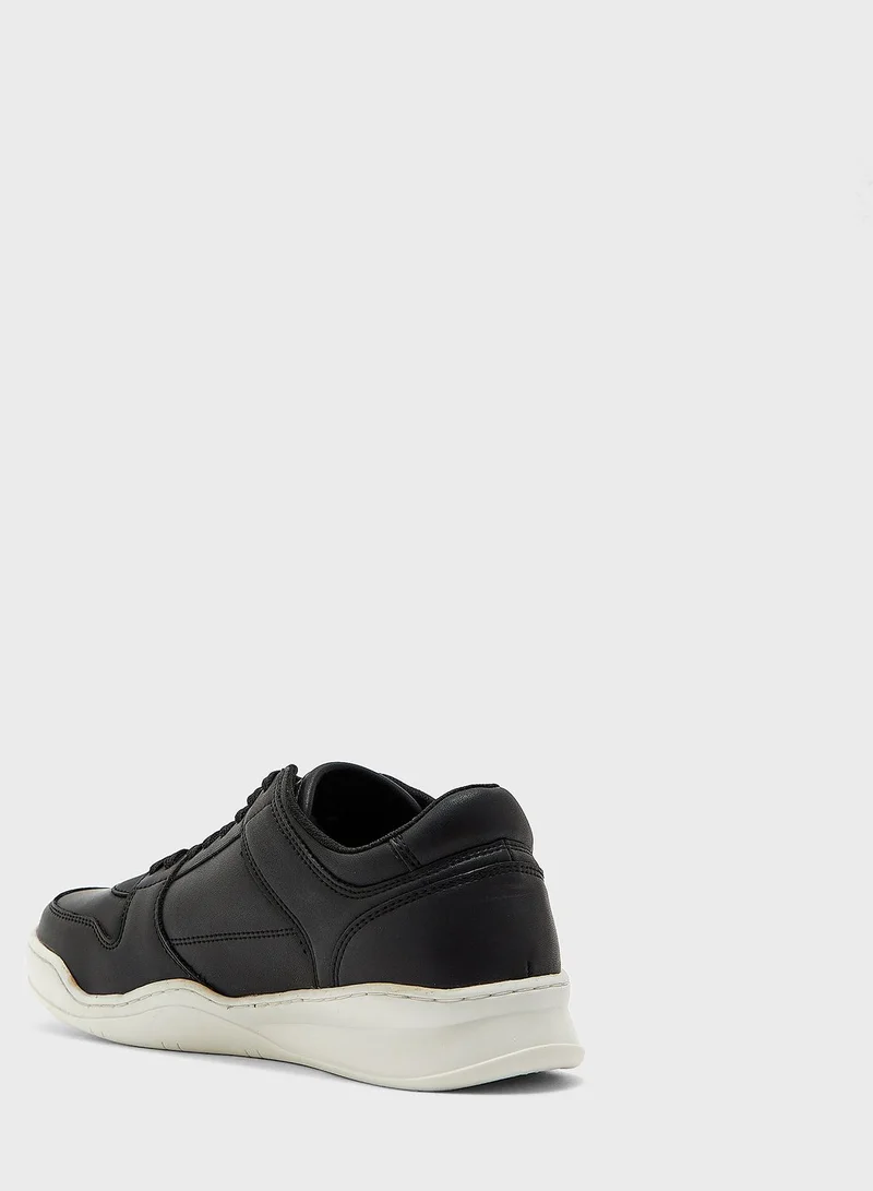 BURTON Trainers Low Top Sneakers