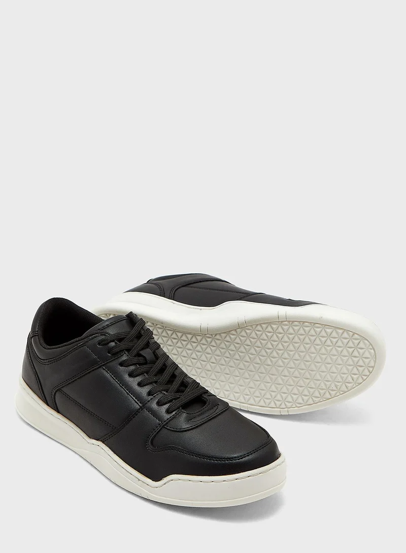 BURTON Trainers Low Top Sneakers