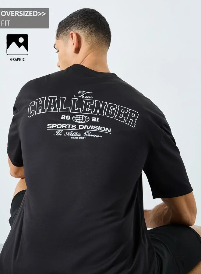 ستايلي اكتيف تيشيرت واسع بطبعة جرافيك