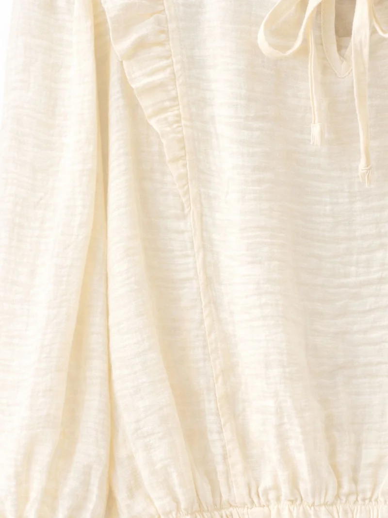 ميكسراي MIXRAY Textured Frilly Crew Neck Blouse