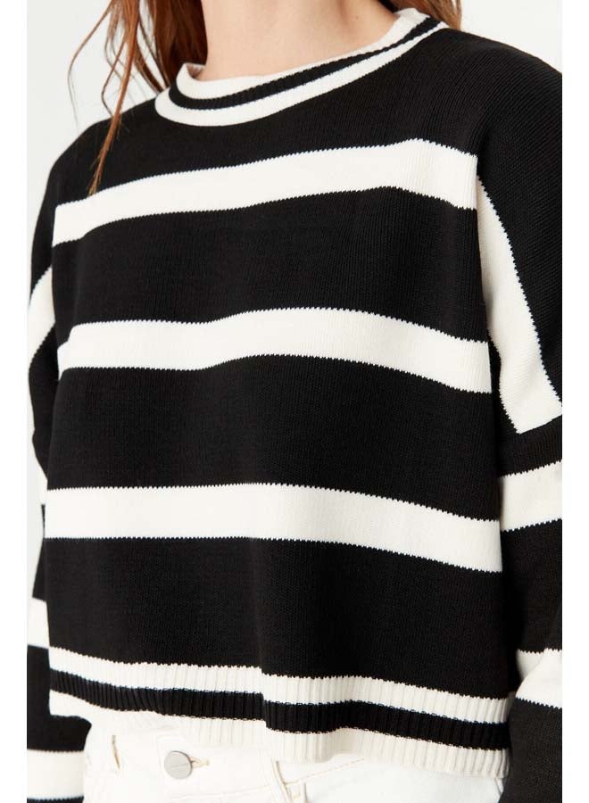 trendyol Black Crop Striped Knitwear Sweater TWOAW23KZ00205 - Image 2