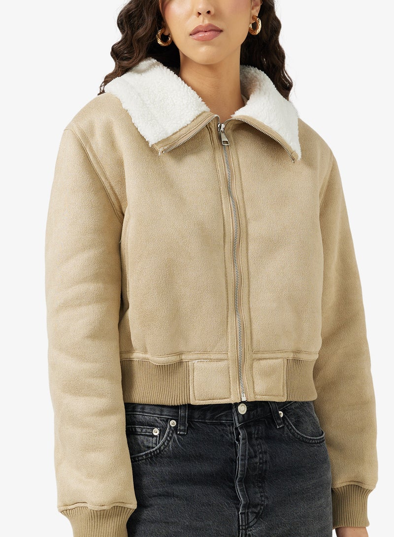 جينجر جاكيت بسحاب من جلد الغزال بتفاصيل فرو - Image 3