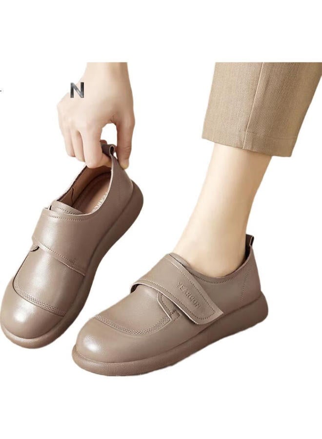 YEARCON Women'S Slip-On Soft Bottom Mother Shoes Middle-Aged And Elderly Casual Leather Shoes 26264W Khaki 37 - Image 1