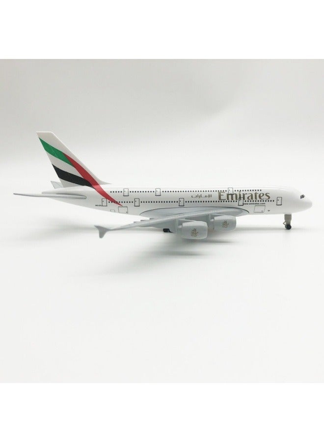 20 سنتيمتر سبيكة الطائرات منضدية عرض نموذج 1: 200 مقياس الإمارات A380 الطائرات نموذج زخرفة اللعب الديكور جمع الهدايا - Image 3