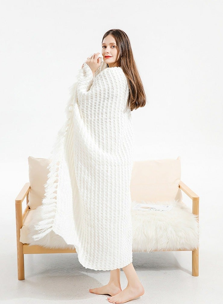 إسكدنيا Tassel Design Knitted Jacquard Weave Soft Throw Blanket White  Tassel Design Knitted Jacquard Weave Soft Throw Blanket White  شرابة تصميم محبوك النسيج الجاكار بطانية لينة بيضاء  - Image 3