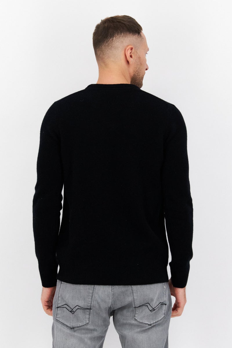 Lyle & Scott سويت شيرت محبوك مزين بشعار على شكل حرف V للرجال، أسود - Image 3