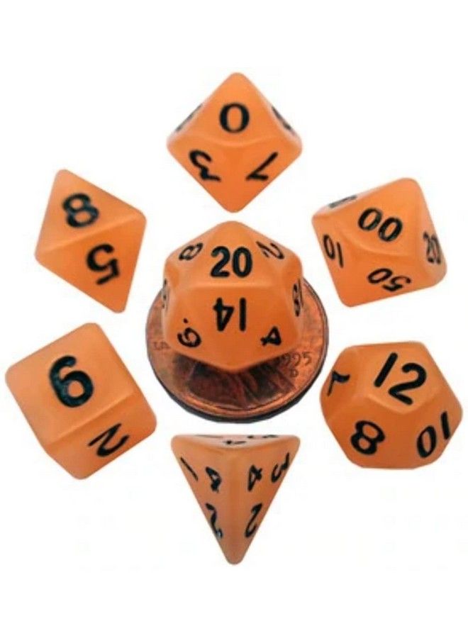Metallic Dice Games مجموعة نرد بوليهدرا صغيرة 10 مم برتقالية تتلألأ في الظلام - Image 1
