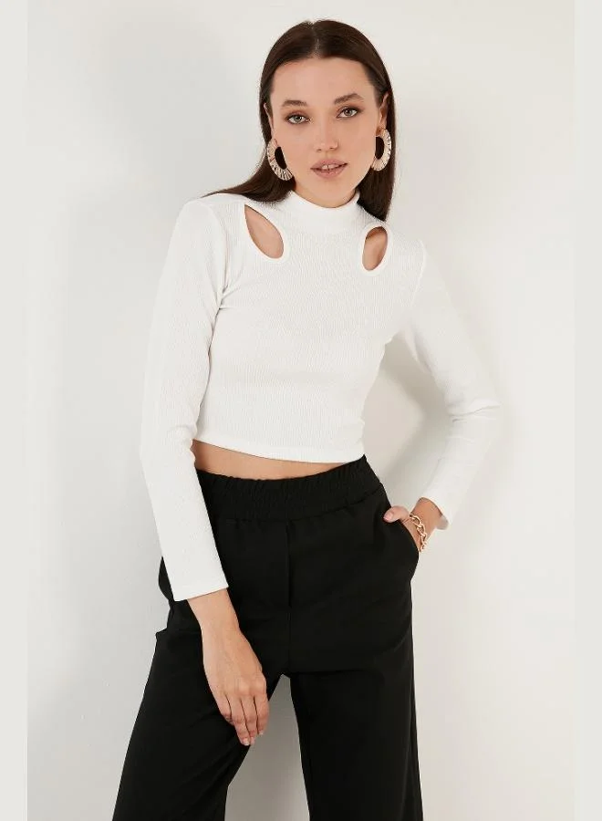 ليلا بلوزة نسائية قصيرة بياقة عالية وفتحة جانبية بقصة ضيقة ومرنة