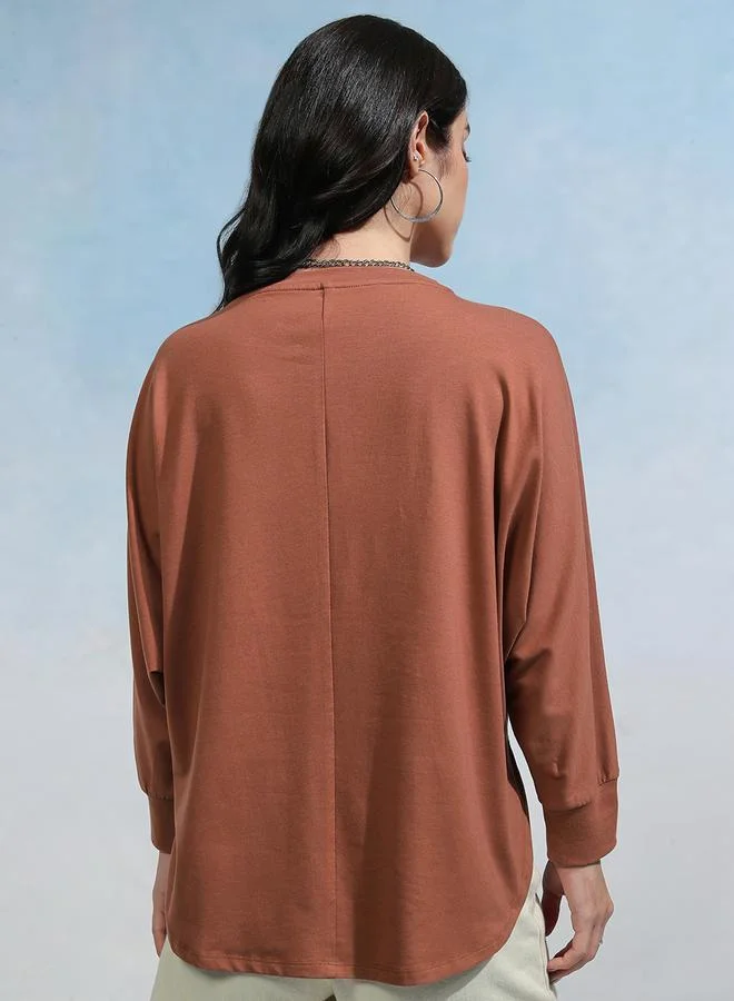 Tokyo Talkies Tokyo Talkies Solid Round Neck Curved Hem T-Shirt