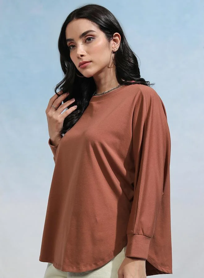 Tokyo Talkies Tokyo Talkies Solid Round Neck Curved Hem T-Shirt