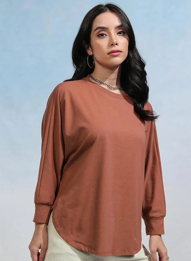 Tokyo Talkies Tokyo Talkies Solid Round Neck Curved Hem T-Shirt