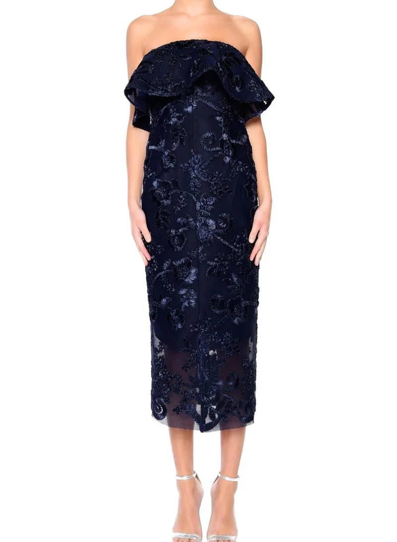 ترو ديكادينس Coraline Navy 3D Embroidery 3D Floral Embroidery Bandeau Midi Dress