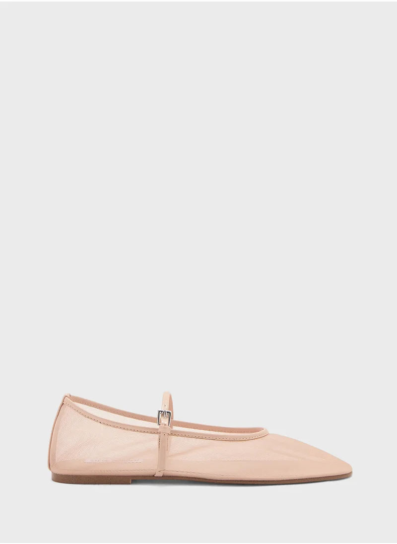ستيف مادن Mash Buckle Strap Closed Toe Ballerinas