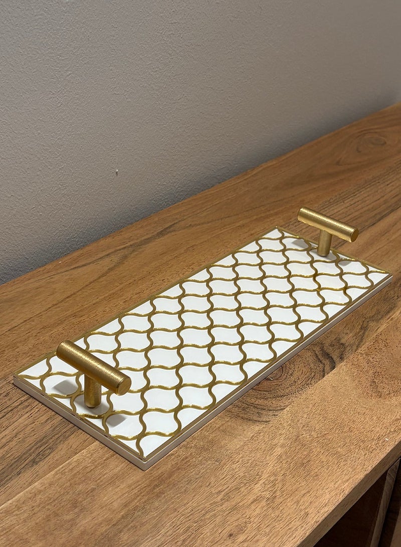 لوحة صينية تقديم من الأكريليك بتصميم مزخرف ومقابض معدنية ذهبية اللون - Image 2