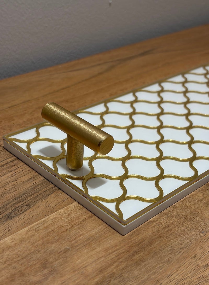 لوحة صينية تقديم من الأكريليك بتصميم مزخرف ومقابض معدنية ذهبية اللون - Image 4