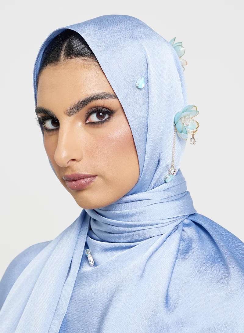خزانة حجاب طويل مزين بالزهور