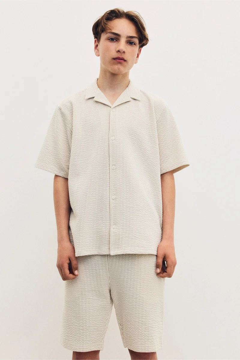 H&M 2-piece shirt and shorts set