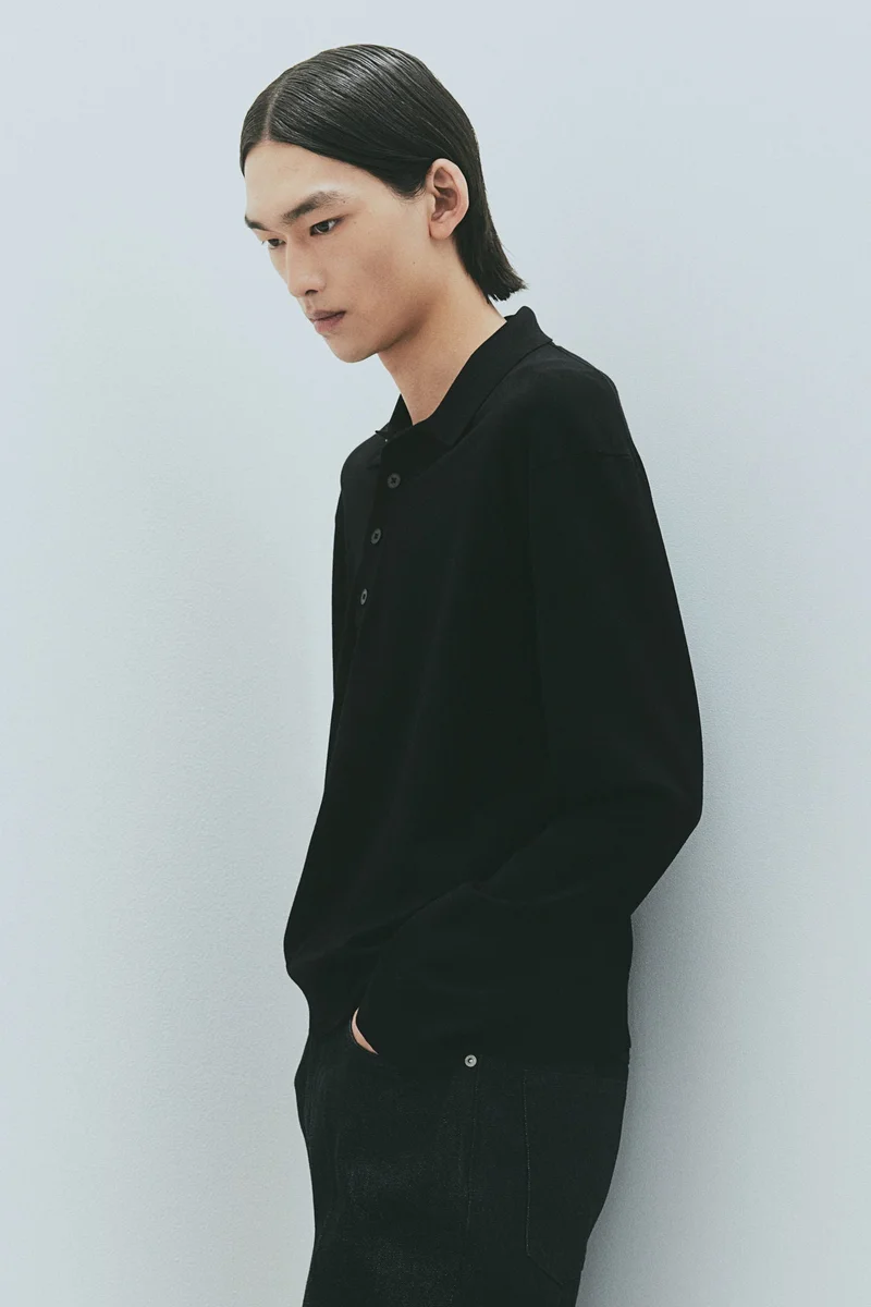 اتش اند ام تي-شيرت بولو محبوك بنعومة بقصة عادية