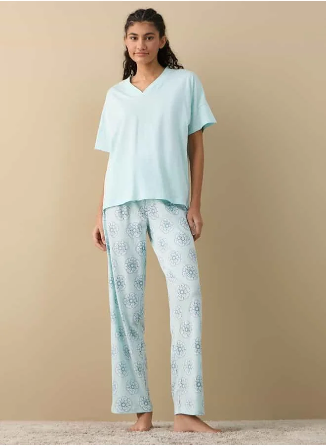 فاف V-neck Top with Floral Print Pyjama Set