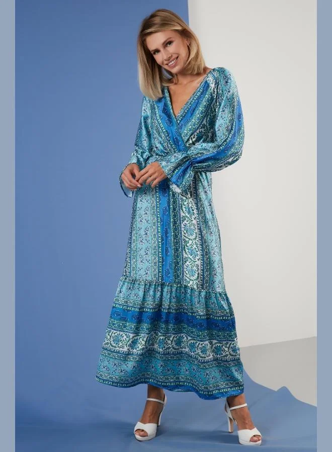 ليلا فستان نسائي بياقة ملفوفة بقصة مريحة ونقش ليلى