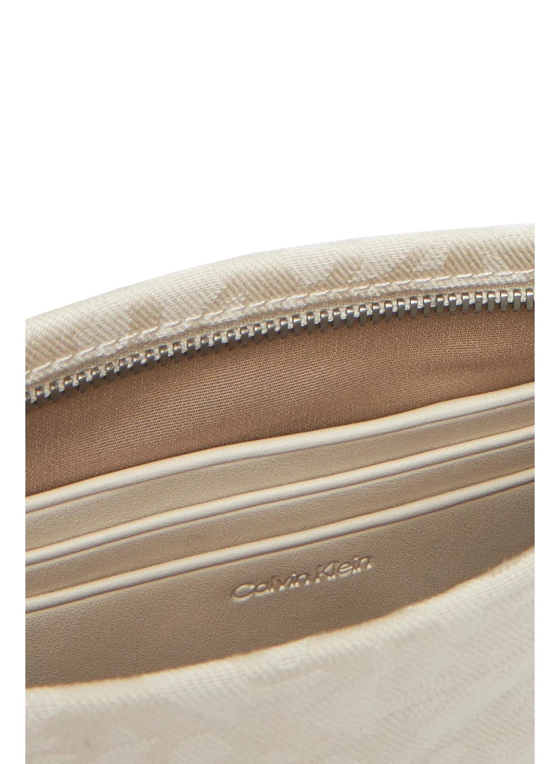 Calvin Klein Jeans Logo Detailed Zip through Crossbody
