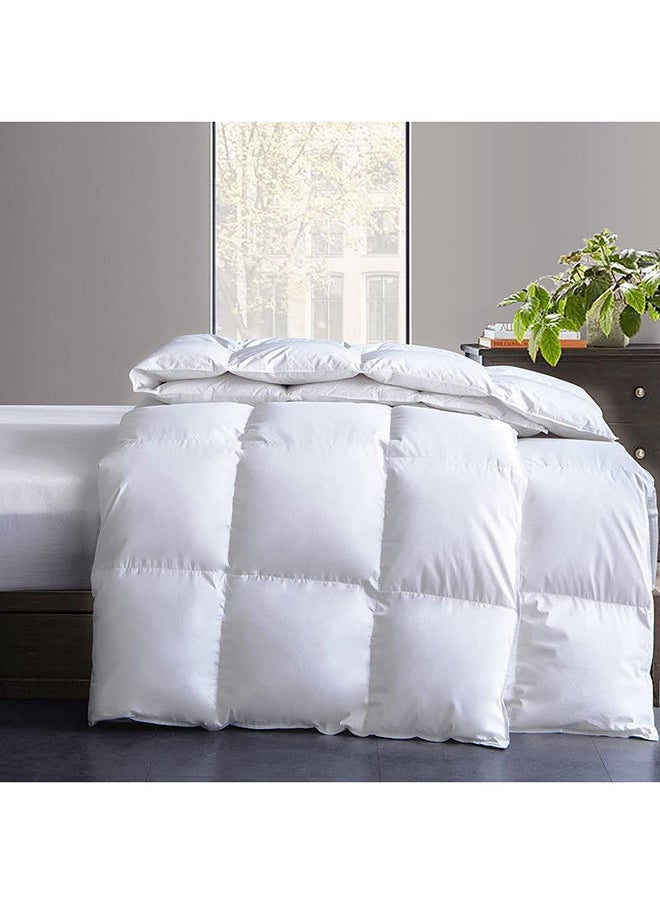 Hotel Linen Klub - لحاف مضاد للميكروبات - الغلاف الخارجي: 100% ميكروفايبر مع علاج مضاد للميكروبات، التعبئة: 200 جرام لكل متر مربع من الألياف الناعمة، الحجم: مفرد 160 × 200 سم - Image 1
