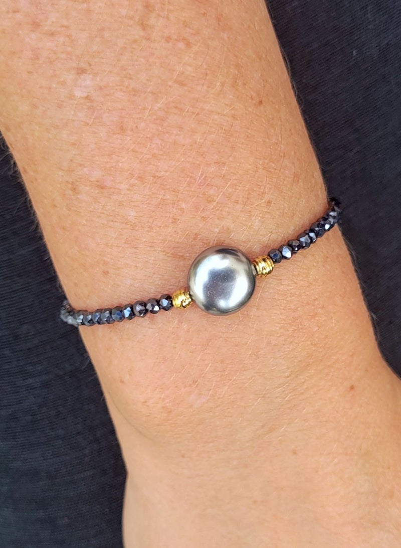 Alwan Crystal Bracelet with a Majorca Style Pearl - Image 3