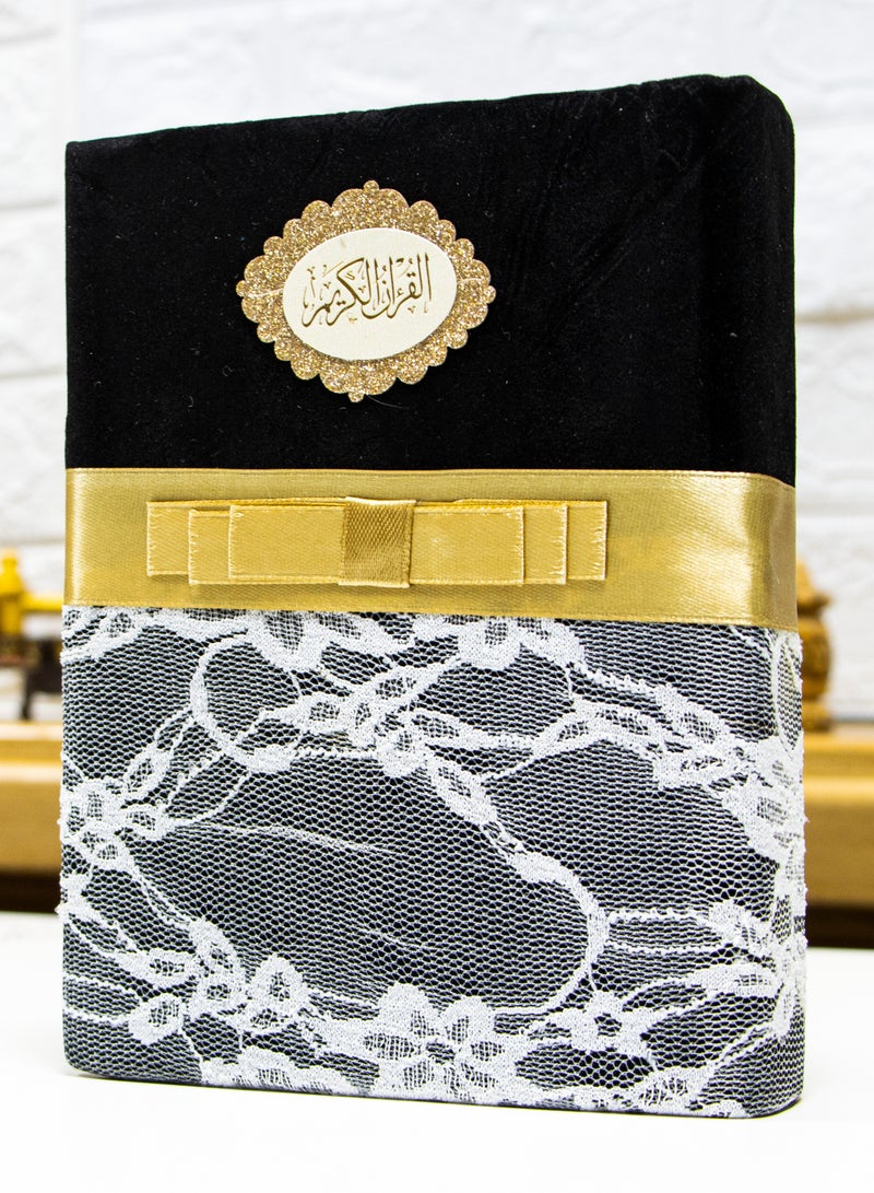 المصحف بالرسم العثماني وبهامشه التقسيم الموضوعي و التبيان لكلم المنان من تفسير السعدي. موضوعي ملون الأطراف دانتيل  قياس صغير 17/12(اسود) - Image 1