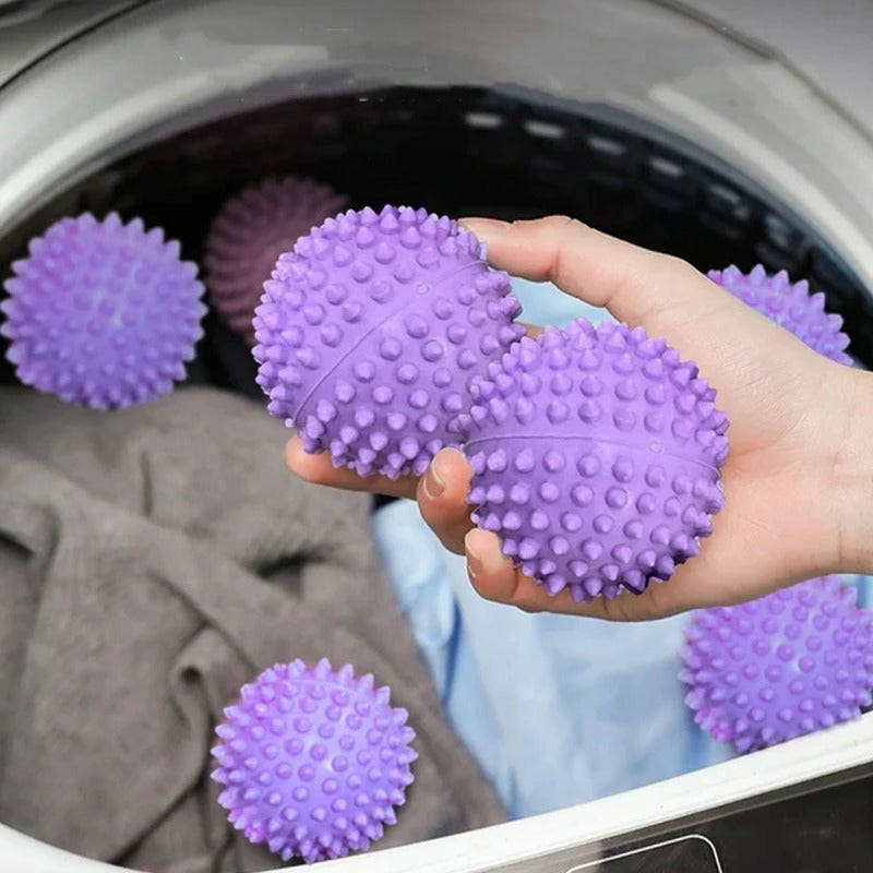 كرات غسيل السيليكون: 4 قطع بيضاء بتصميم مرن ناعم - مجموعة كرات غسيل للتنظيف العميق والشامل للغسالة الأوتوماتيكية، مناسبة للغسيل بالماء البارد وللبشرة الحساسة للاستخدام المنزلي - Image 1