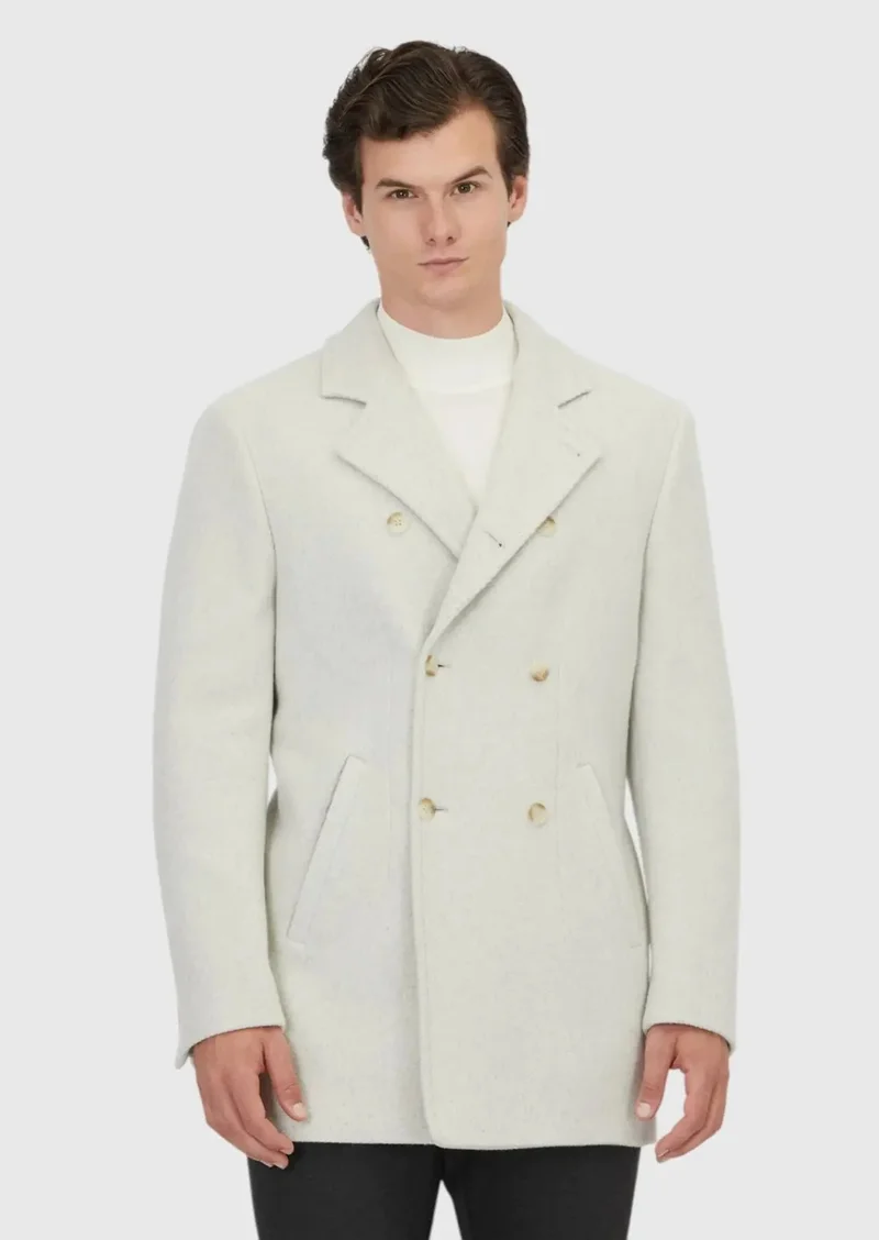 رامسي معطف كاجوال منسوج بقصة عادية بلون بيج فاتح، بياقة مزدوجة الصدر، مناسب للإطلالات الكاجوال.