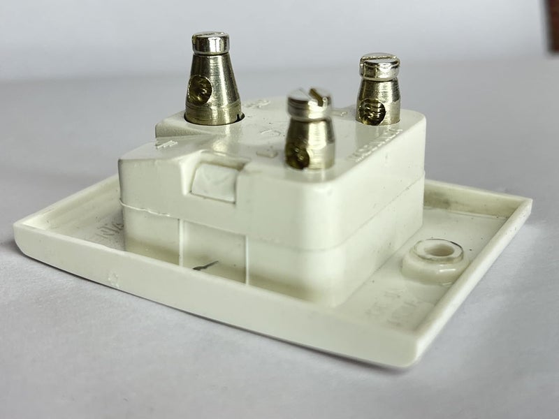6A 5 Pin Non Moduler Electrical Socket White Colour Polycorbonate Body Heavy Duty Suitable for Home Office Use with Screws Packof 5  - Image 3