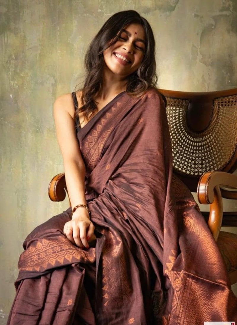 Vivatra Women Banarasi Soft Silk Saree | Jacquard Weaving with Rich Pallu & Border | Includ Matching Utitched Blouse Piece (VT-KP-6012-Coffee) - Image 4