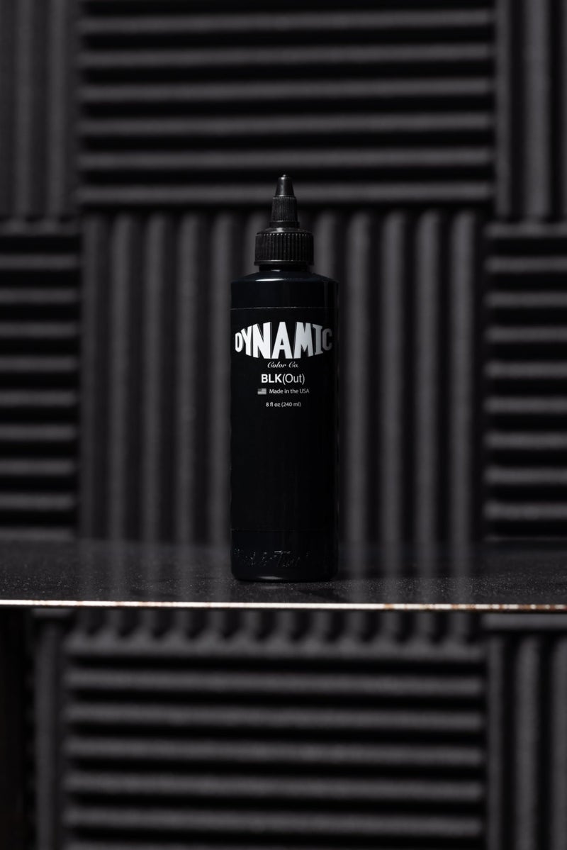 Dynamic حبر وشم ديناميكي كولور - BLKout، لوشوم الإغلاق، تصاميم سوداء صلبة وأعمال سوداء ثقيلة، تركيز عالي من الصبغة، تغطية استثنائية للبشرة، معقم، صنع في إسبانيا، متوافق مع معايير Reach - Image 5