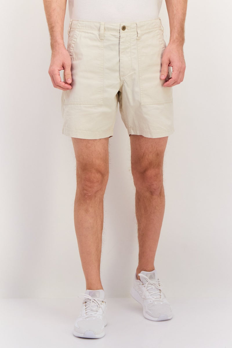 GAP شورتات أساسية بسيطة للرجال باللون البيج - Image 1