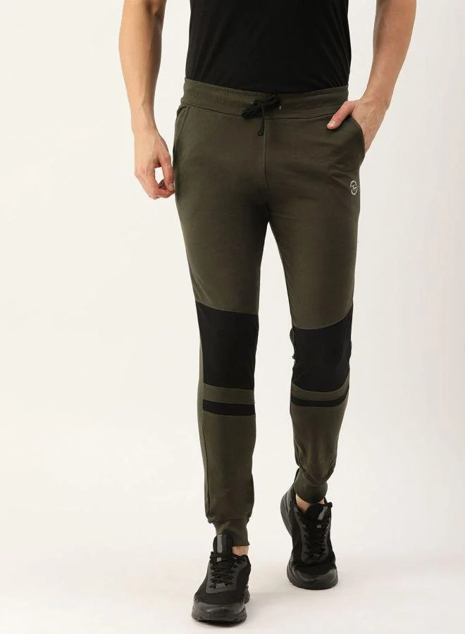 The Indian Garage Co Men Slim Fit Solid Mid-Rise Stretchable Knitted Jogger Trousers