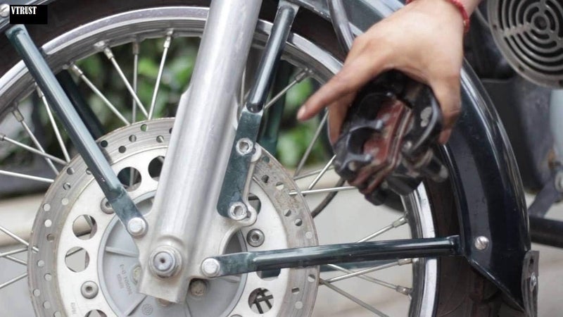 VTRUST Front Brake Disc Plate Compatible for Royal Enfield Continental GT/Thunderbrird 350X,500X / Interceptor/Himalayan/Classic Models Classic 500/350 Models (Front Brake Disc Plate) - Image 4