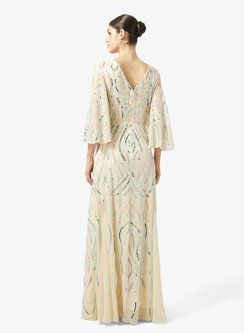 اميليا روز فستان ماكسي مزين بياقة قارب