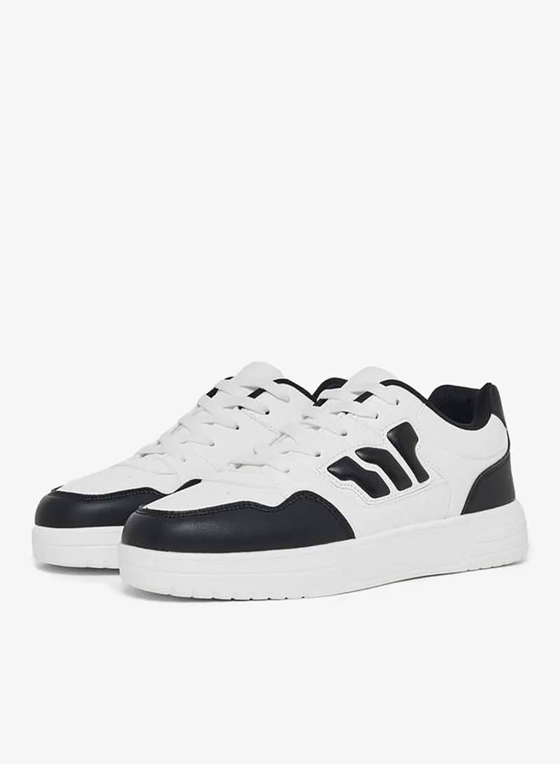 ستايلي اكتيف حذاء سنيكرز بنعل بلاتفورم ورباط غلق