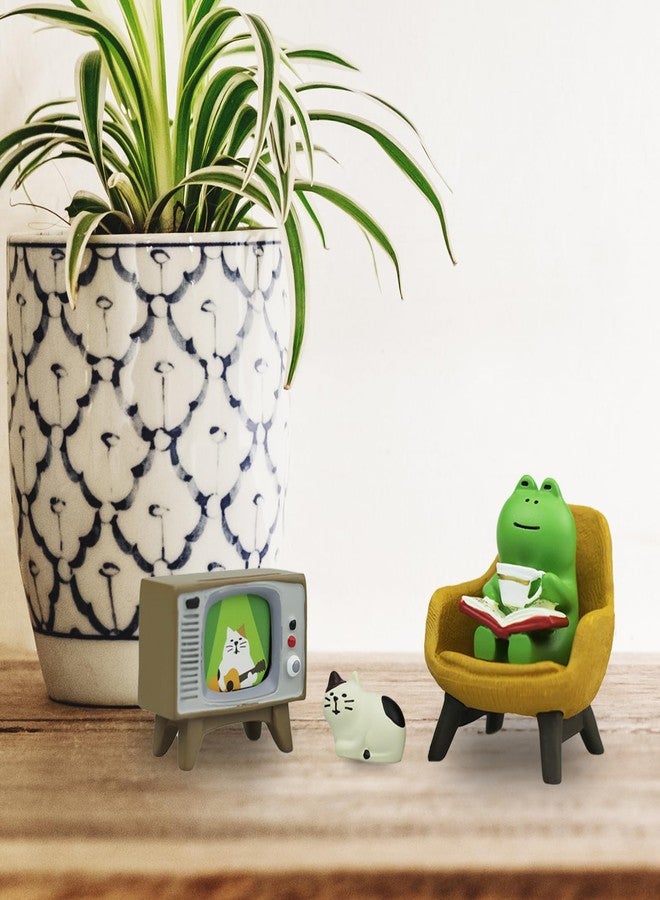 Mevodeata Cute Mini Frog and Cat Figurine with Small Sofa and TV Resin Figure for Office Home Decor Perfect Cute Frog Gift and Cat Gift - Image 4