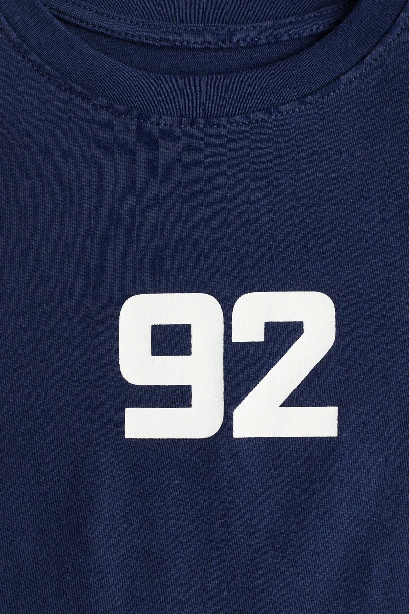 اتش اند ام تي-شيرت قطني بطبعة