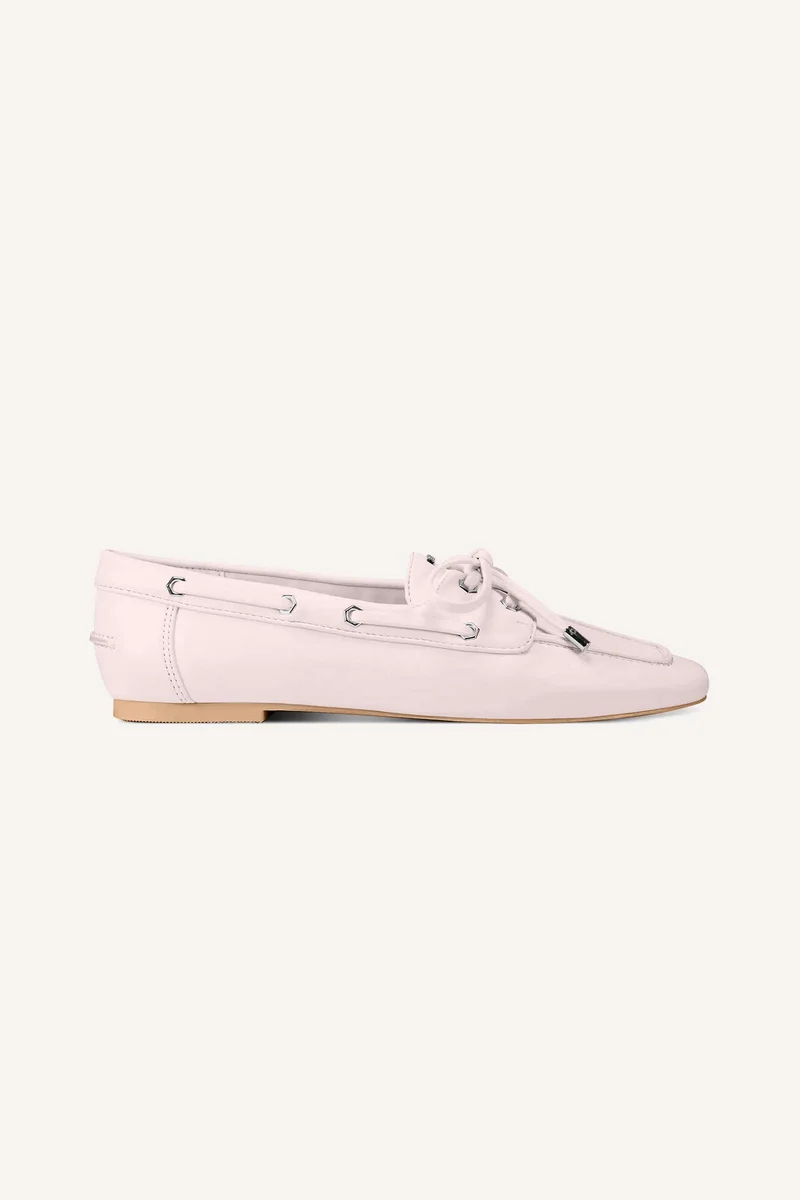DKNY  Delmar Boat Wide - B for Women | Best Price UAE