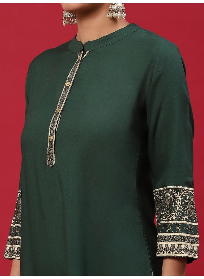AKS Green Gold Printed Kurta & Pant With Dupatta Set  - Image 2