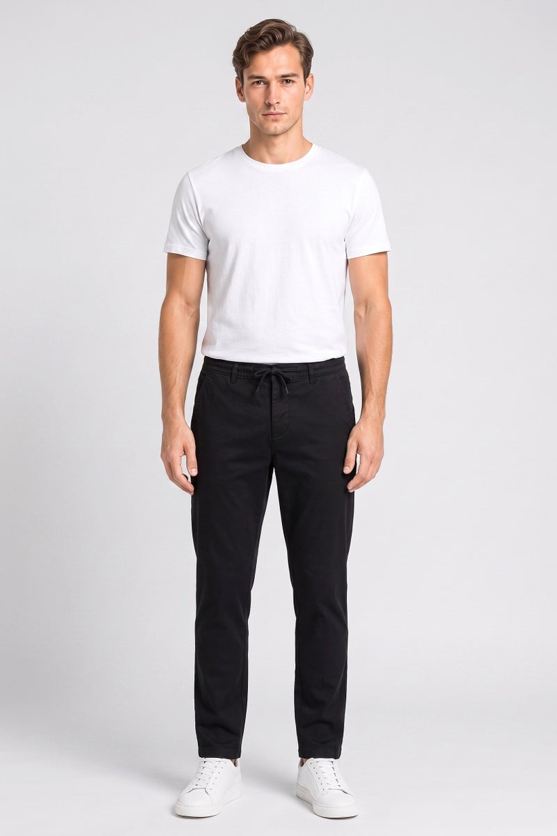 Lyle & Scott Men Tapered Fit Solid Chino Pants, Black - Image 2
