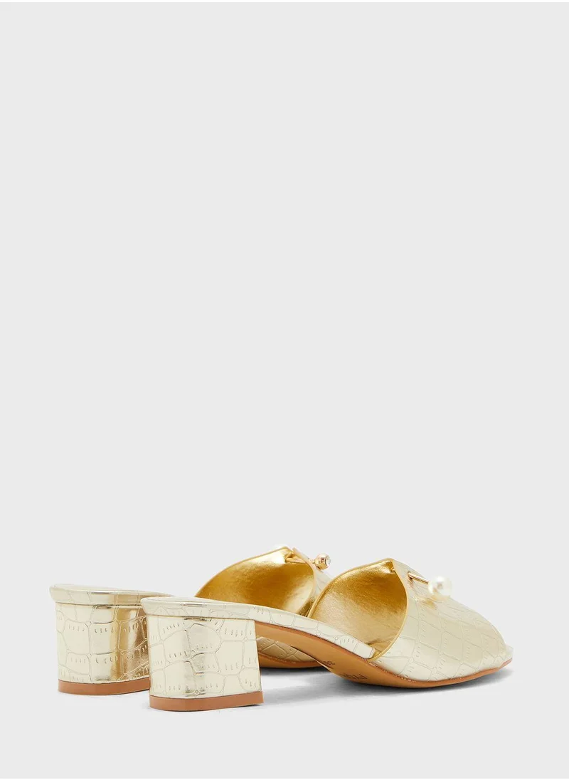 FYOR One Strap Low Heel Sandals