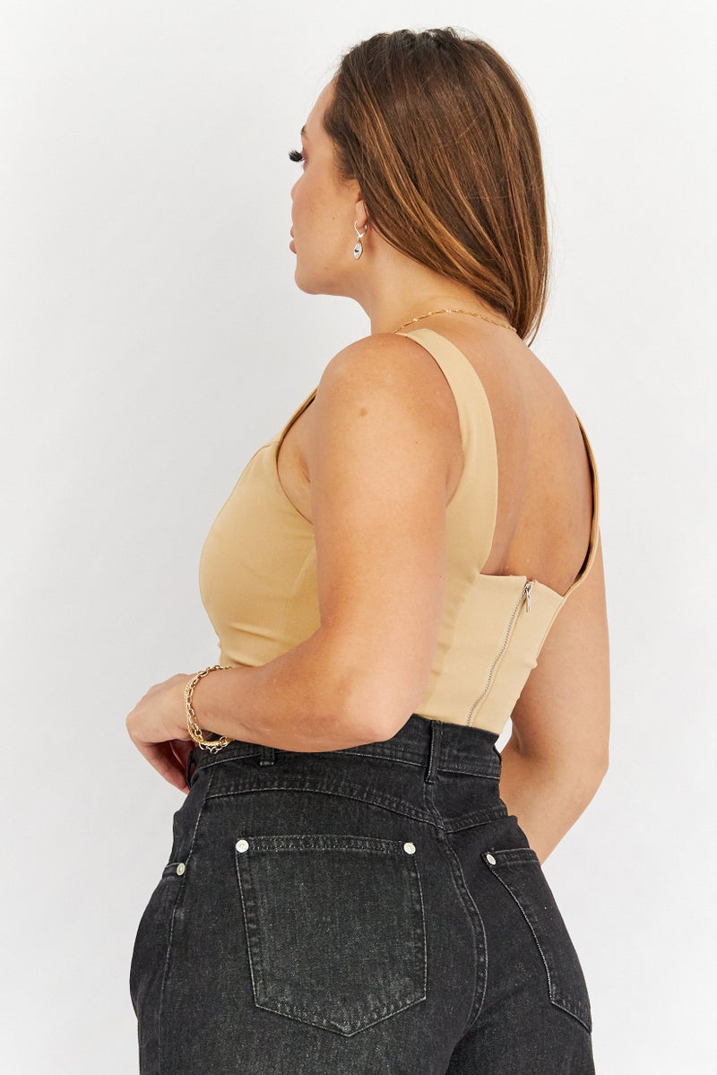 ASOS توب قصير بلا أكمام بتصميم مربع للنساء من أسوس، تان - Image 4