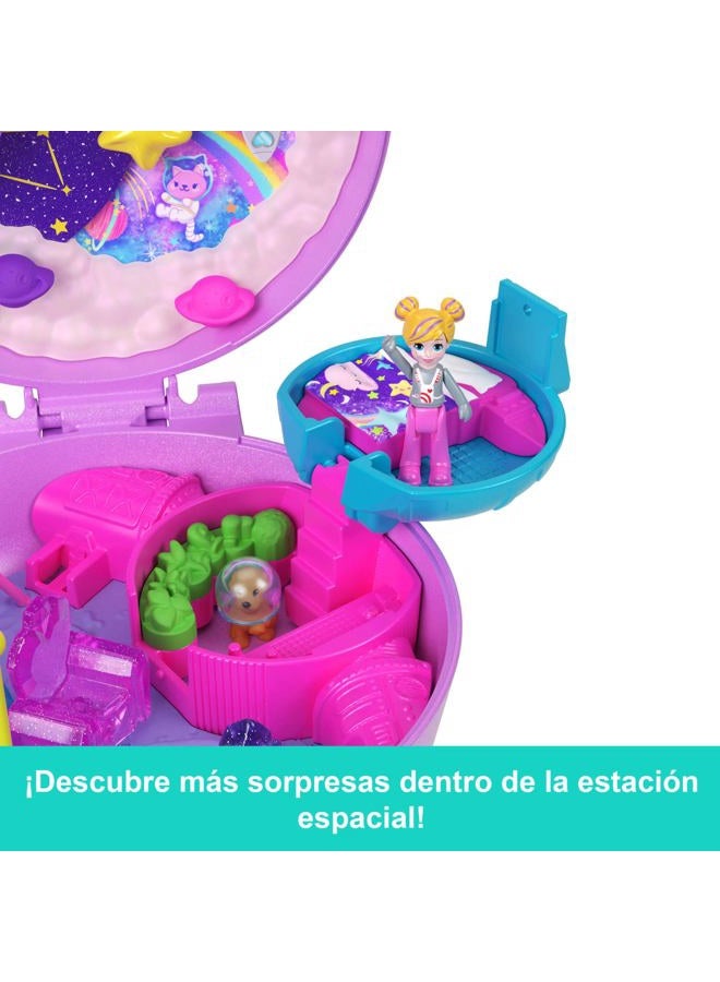 Polly Pocket دمى ومجموعة ألعاب، صندوق فضاء كوكب بولي، لعبة سفر مع 1 دمية صغيرة، جرو وإكسسوارات متطابقة JCB18 - Image 4