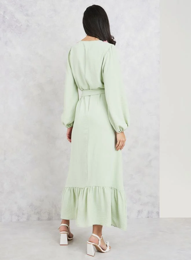 ستايلي Tassel Trim Round Neck Tiered Maxi Dress with Tie Up Belt