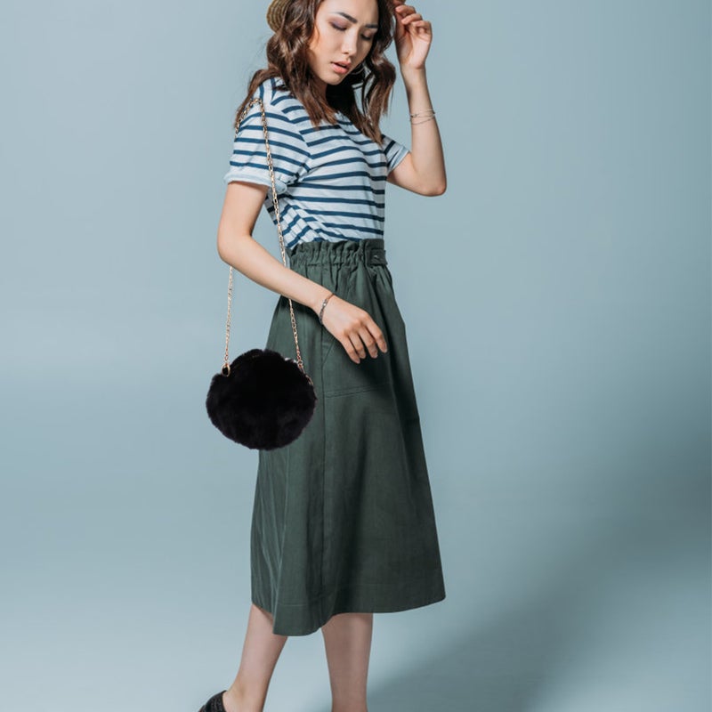 👕 حقيبة صغيرة من القماش المخملي بحزام سلسلة مدمجة وواسعة للاستخدام اليومي - Image 4